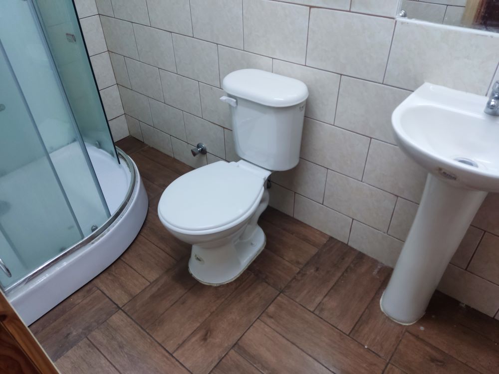 Bano de la cabaña El Peumo de Cabañas El Molino Suyay