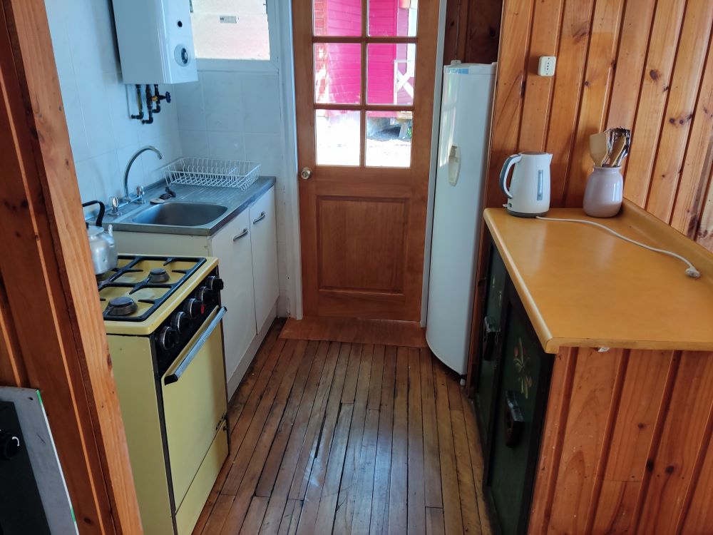 Cocina de la cabaña El Pino de Cabañas El Molino Suyay